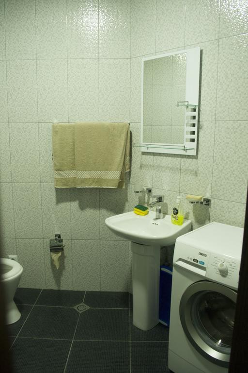Mindia'S Two Bedroom Apartment Батуми Экстерьер фото
